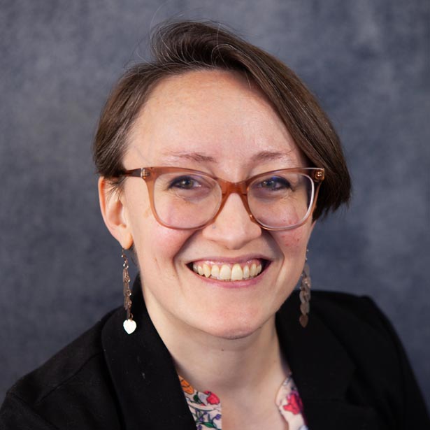 Holly Hanks Wanta headshot