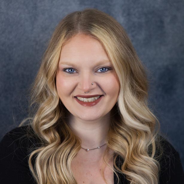 Holly Hanks Wanta headshot